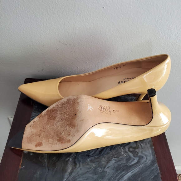 Jon Josef Paris Light Nude Patent Leather Pointy Toe Heels Pump Women's Size 11M - Picture 11 of 11
